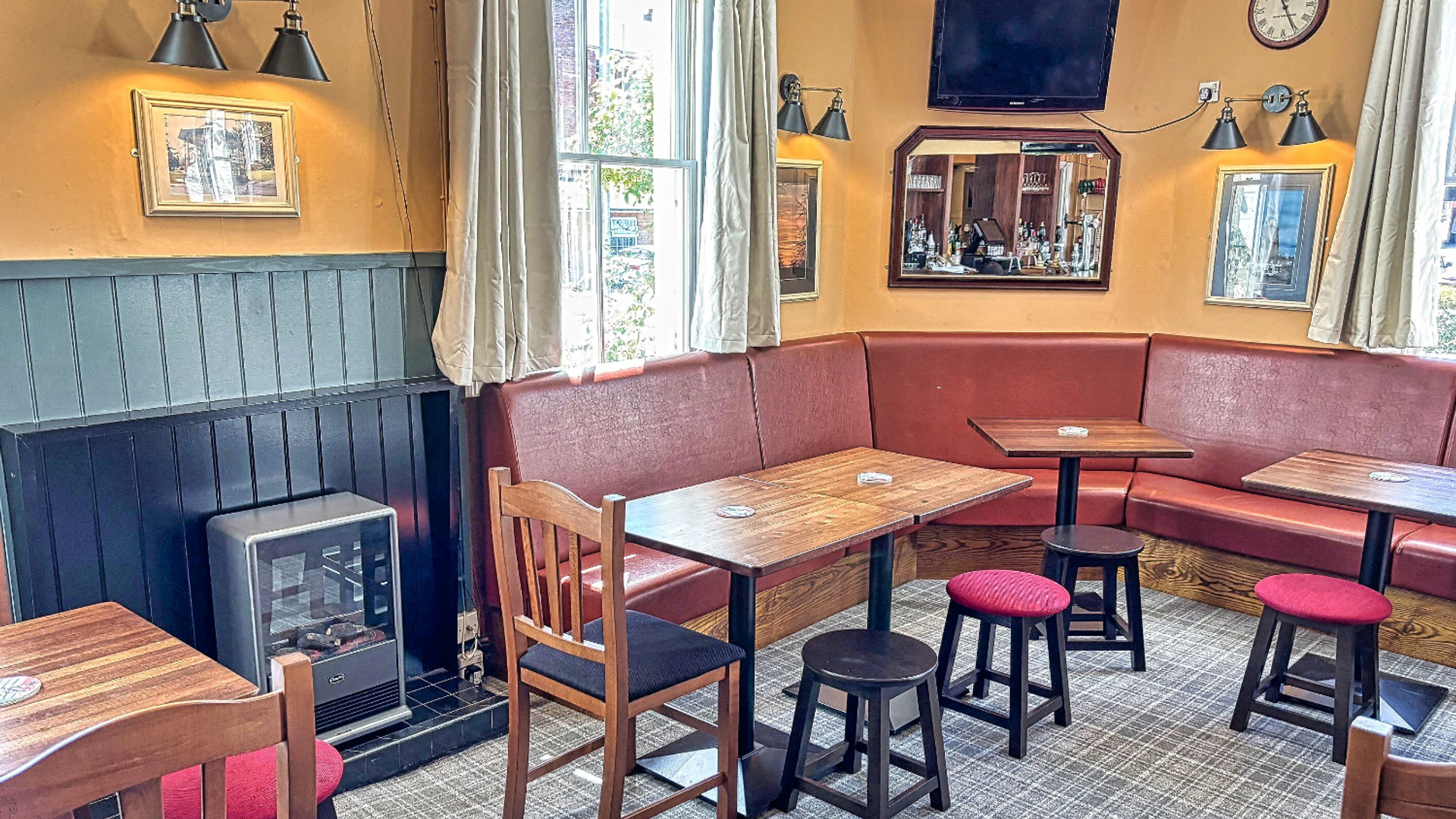 Gloster Arms