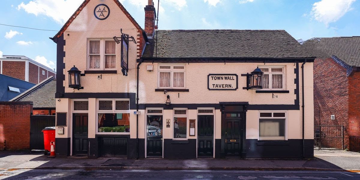 Town Wall Tavern