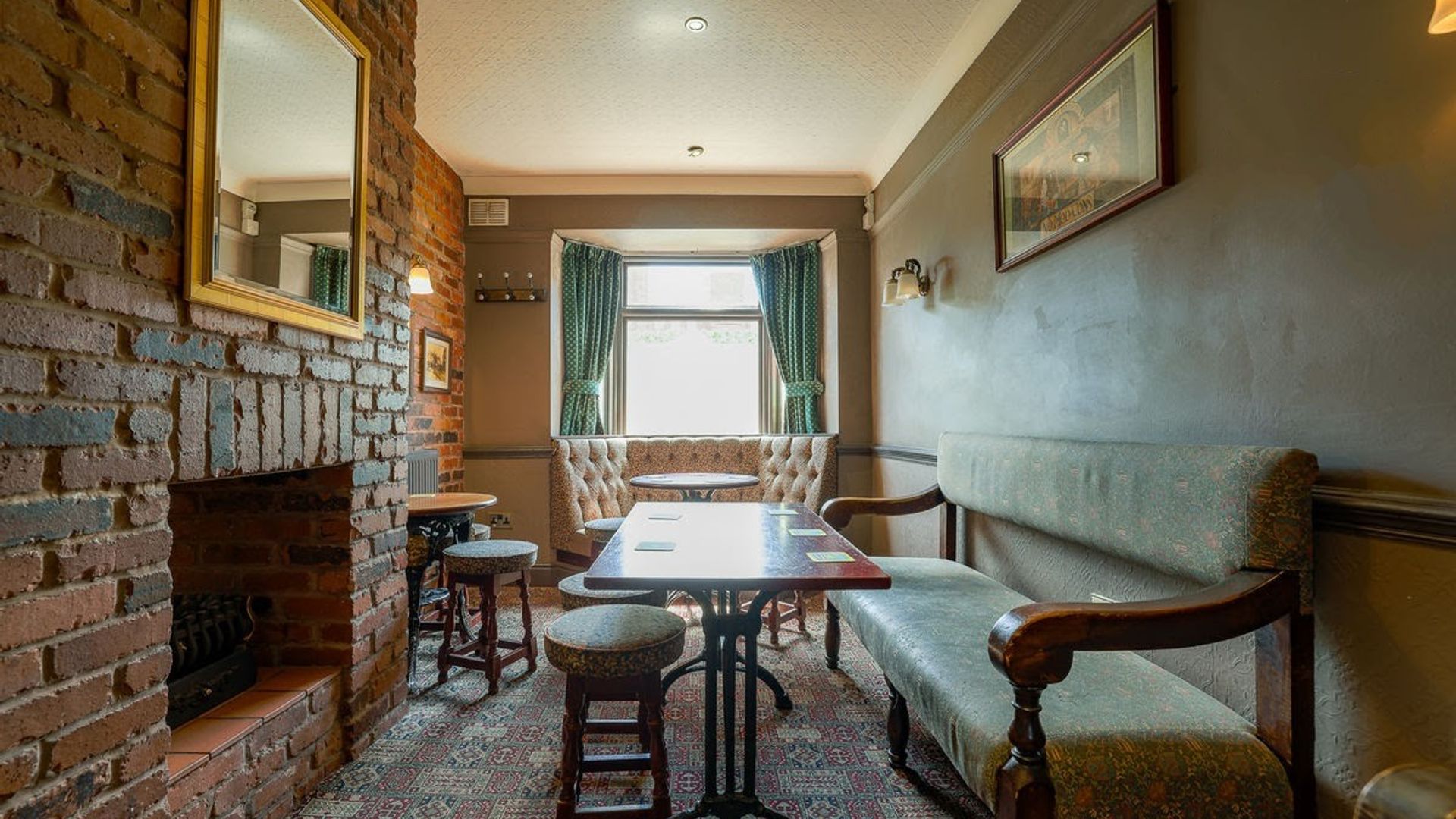 Town Wall Tavern