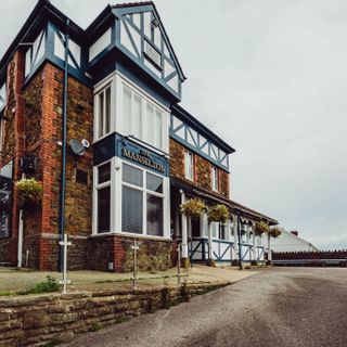 Manselton Hotel
