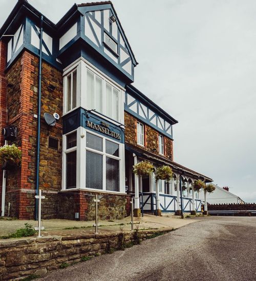 Manselton Hotel