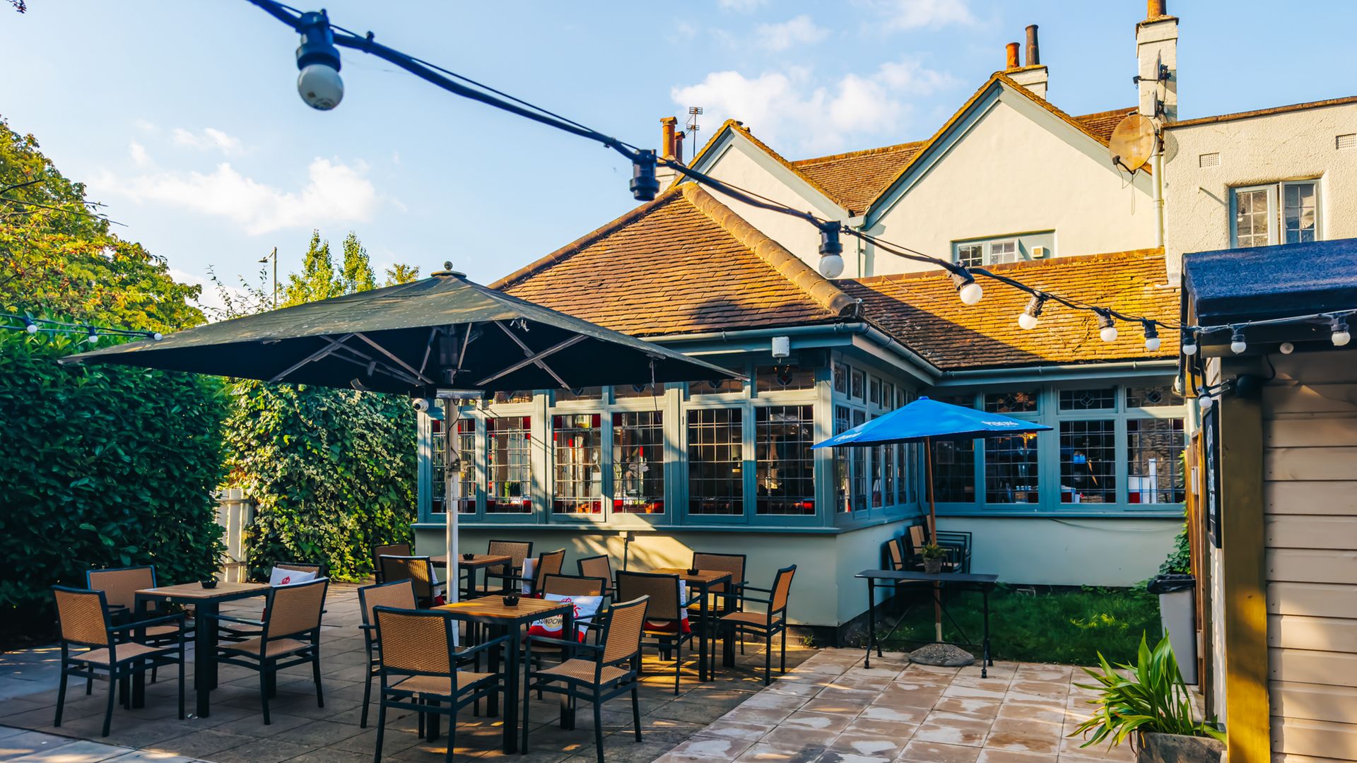 Crown & Crooked Billet