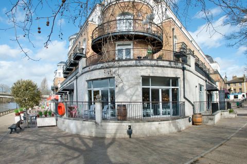 Slug & Lettuce