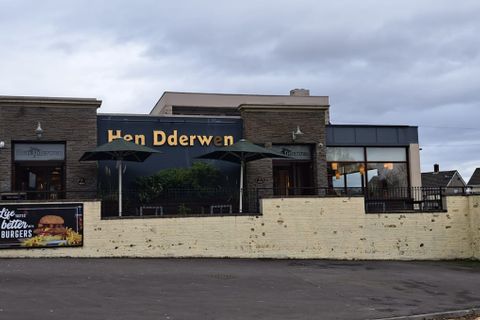 Hen Dderwen