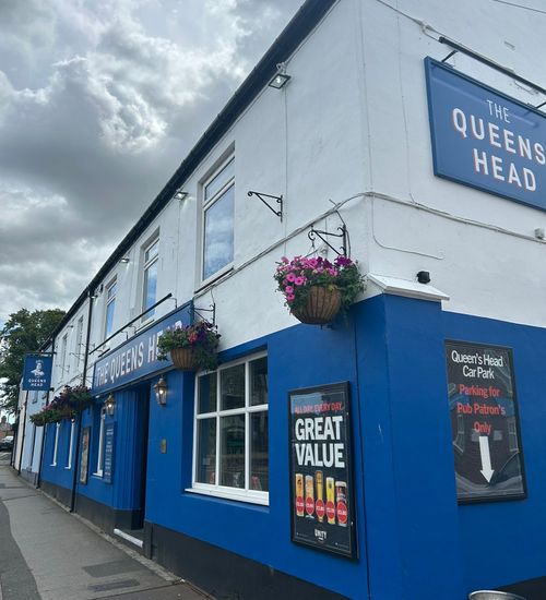 Queens Head Hotel