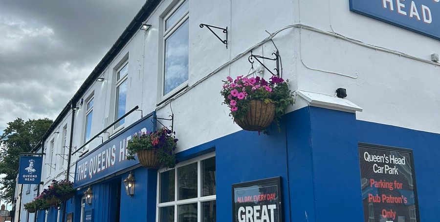 Queens Head Hotel