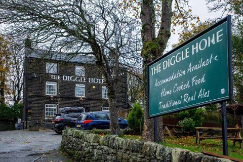 Diggle Hotel
