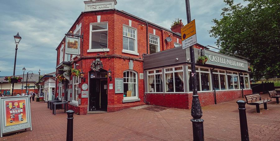 Castell-Nedd Arms