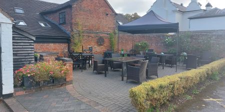 Three Horseshoes
