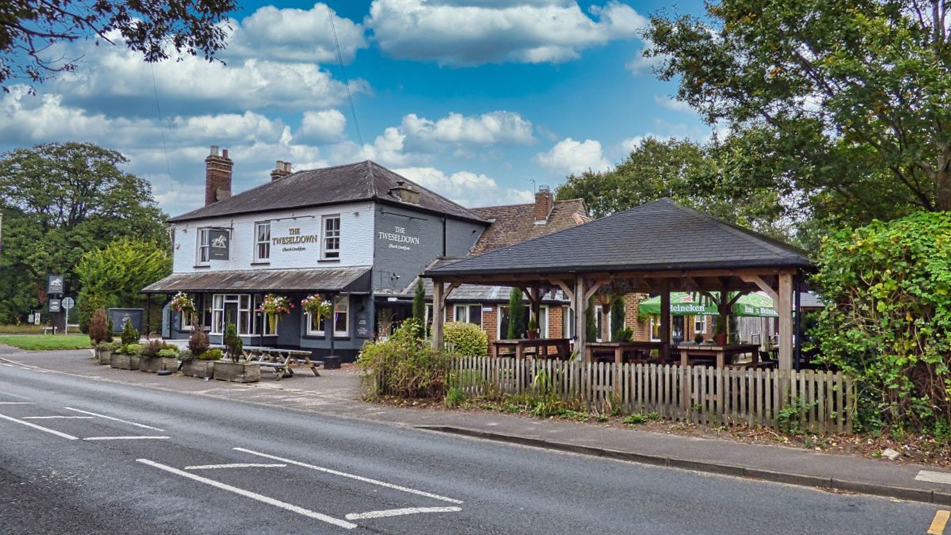 Tweseldown, Fleet, Hampshire, GU52 8DY available for Operator Agreement