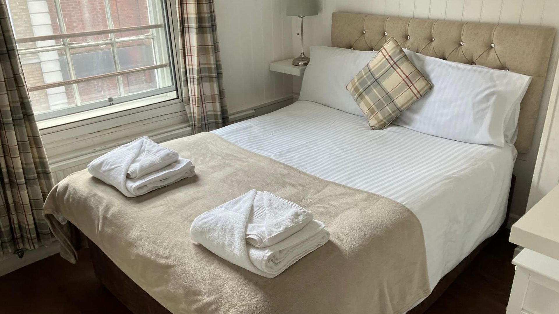 Wheatsheaf Hotel