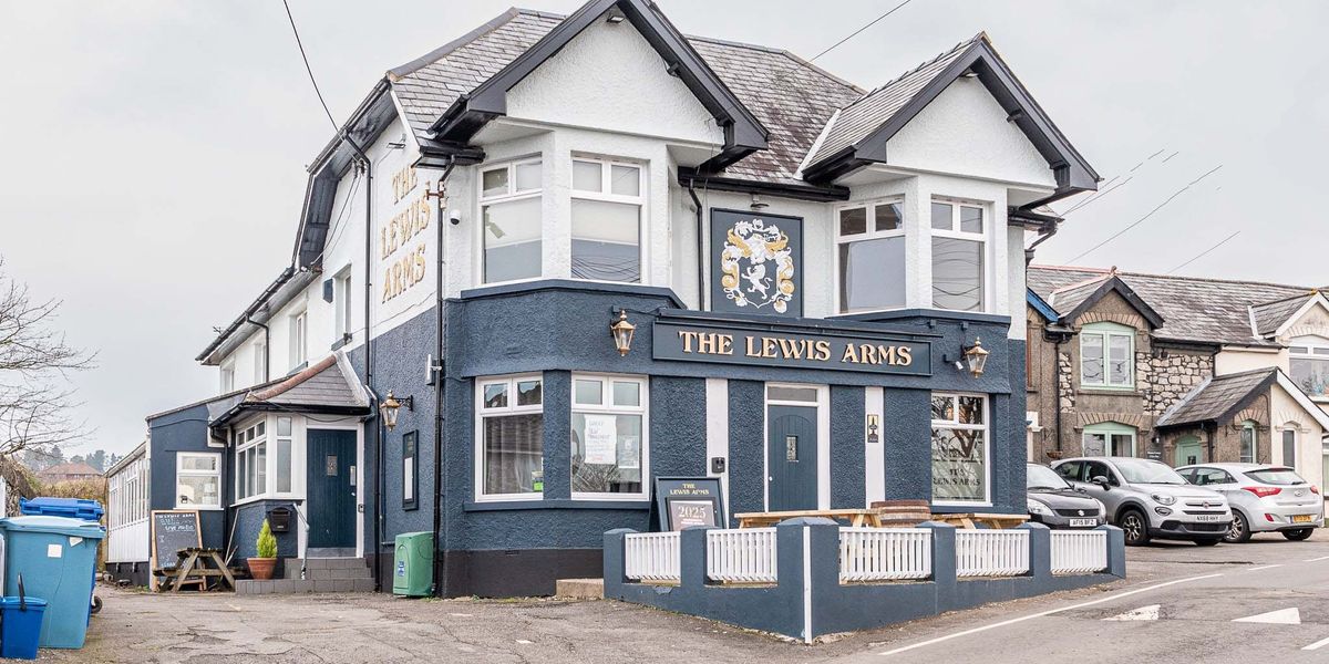 Lewis Arms