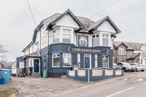 Lewis Arms