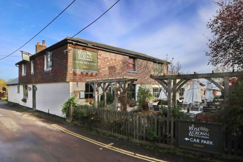 Rose & Crown