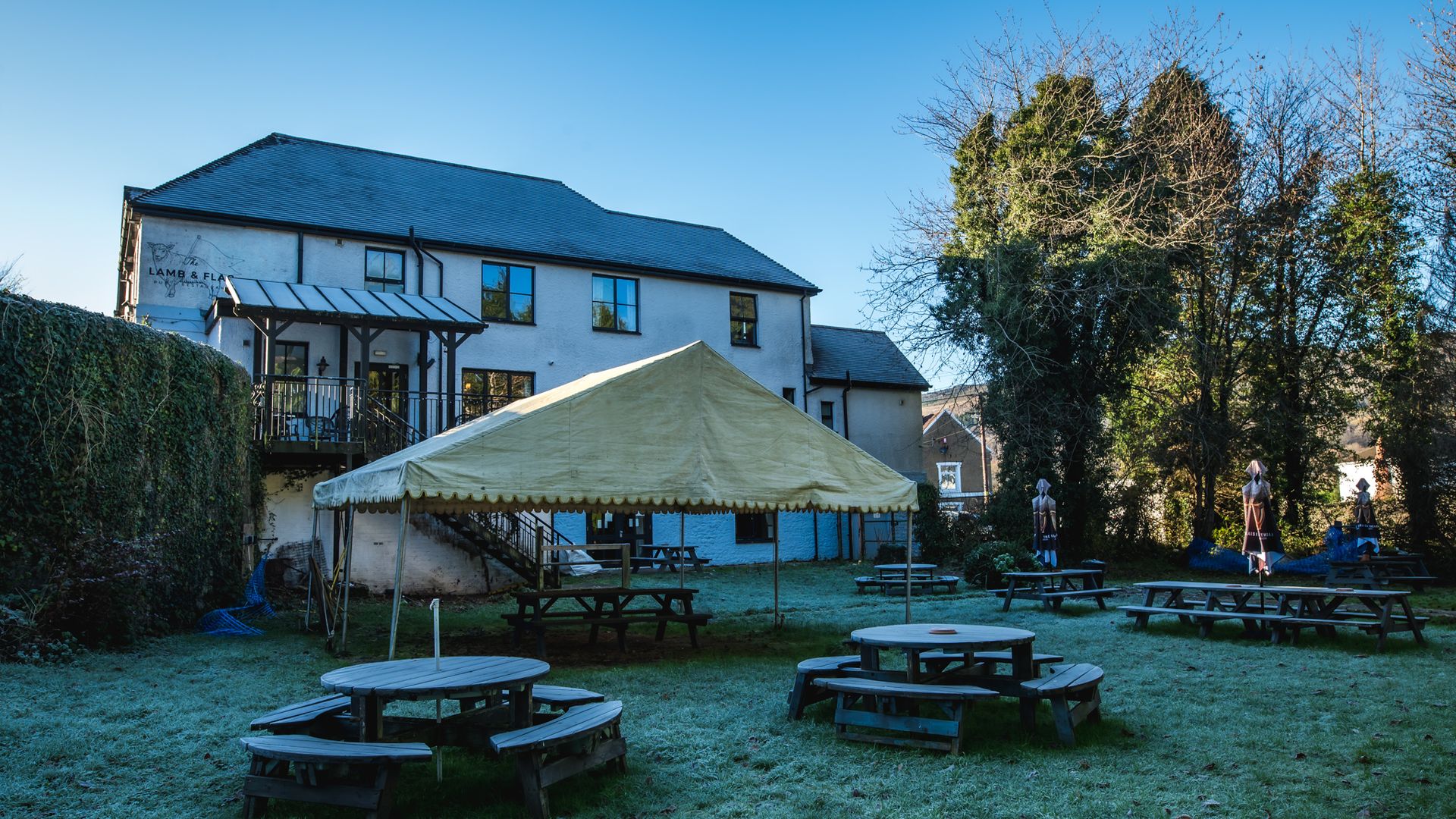 Lamb & Flag Hotel
