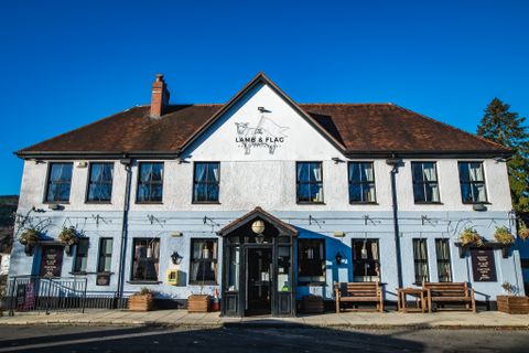 Lamb & Flag Hotel