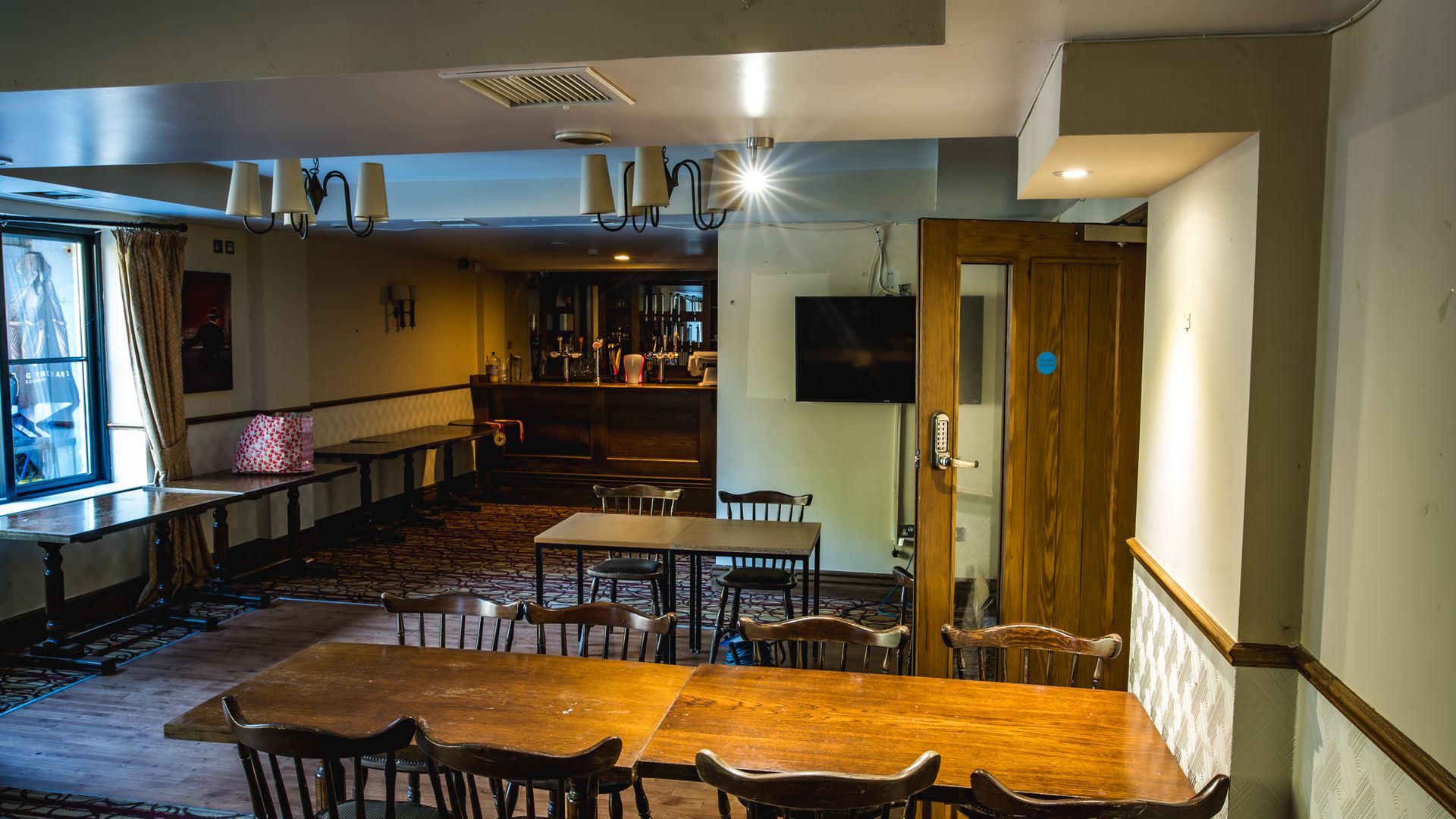 Lamb & Flag Hotel