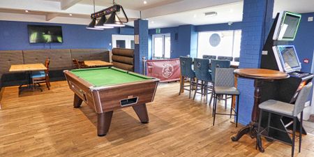 Edwards Bar & Grill