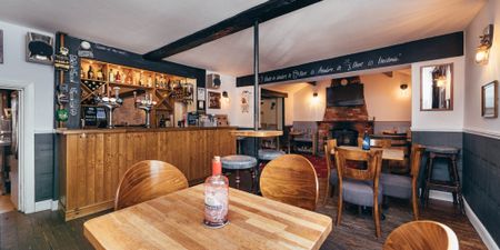 Three Horseshoes