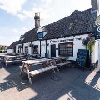 Three Horseshoes
