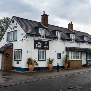 Oak Tree Inn