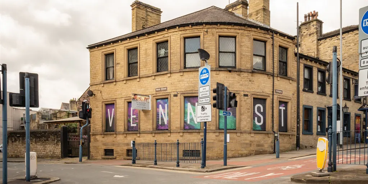 Venn St