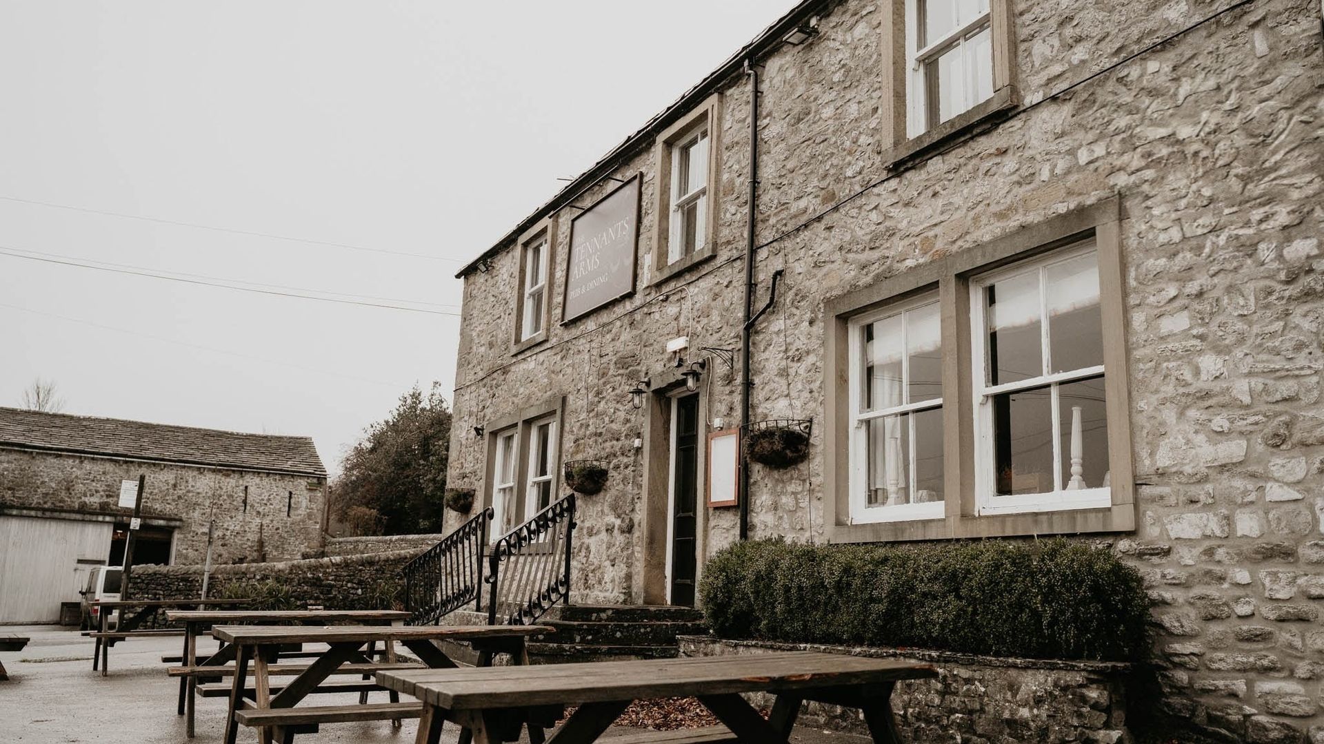 Tennants Arms Hotel