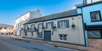 Wellington Arms