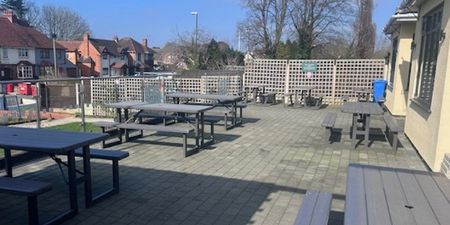 R&Rs Sports Bar & Lounge