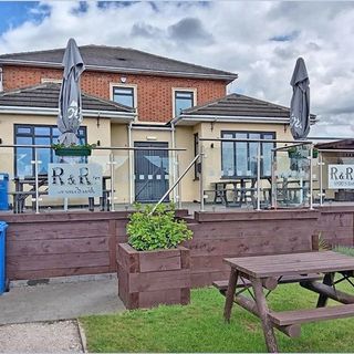 R&Rs Sports Bar & Lounge