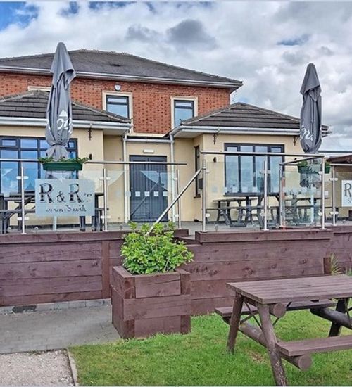 R&Rs Sports Bar & Lounge