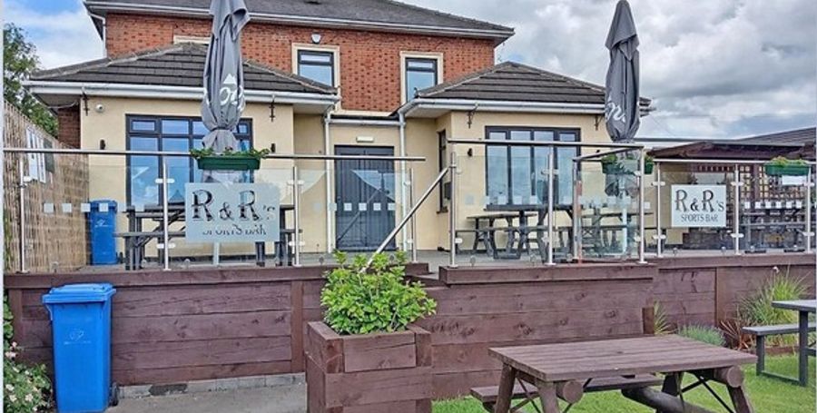 R&Rs Sports Bar & Lounge