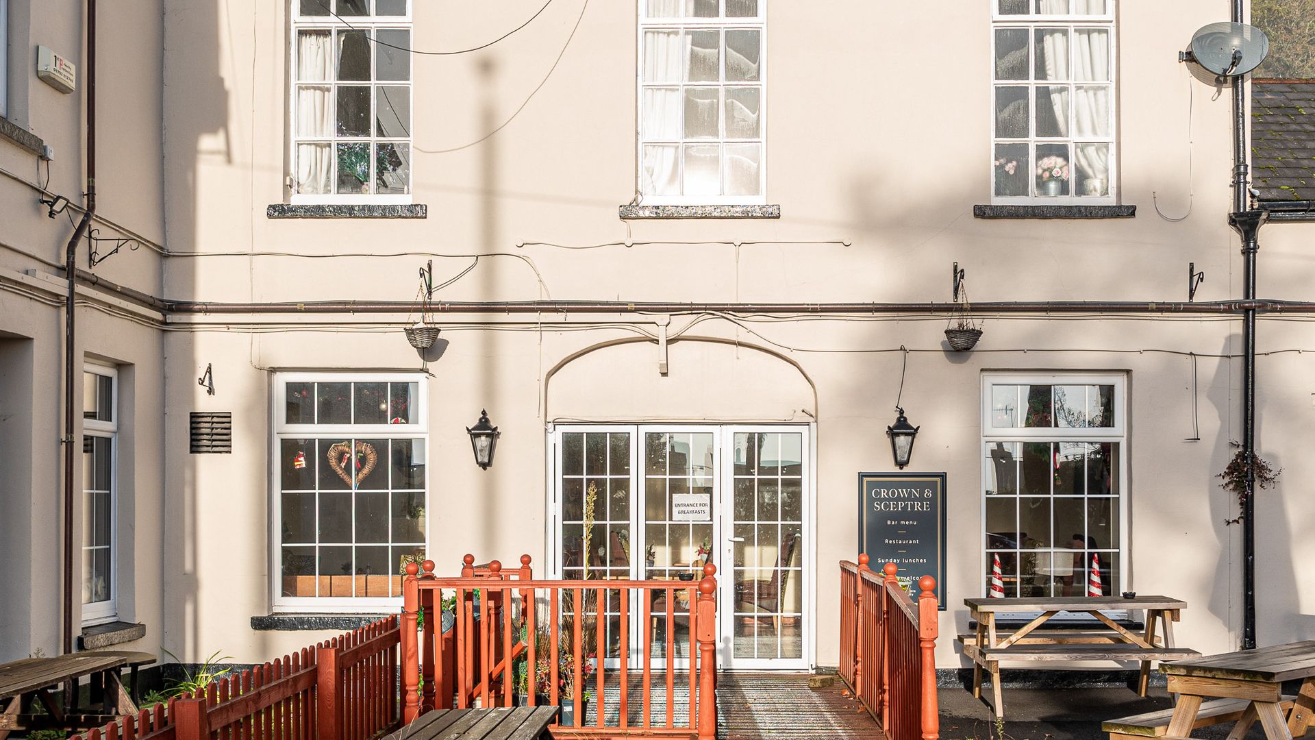 Crown & Sceptre Inn