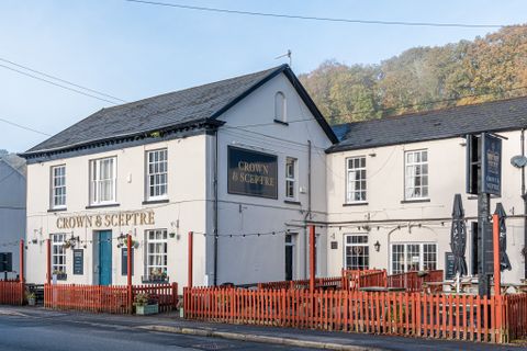 Crown & Sceptre Inn