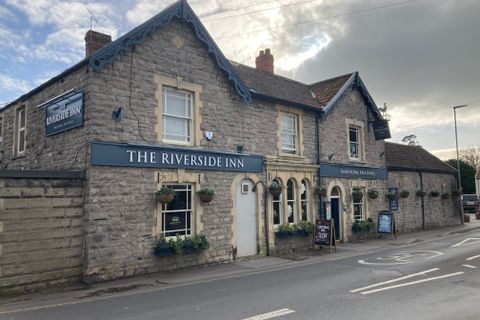 Riverside Inn