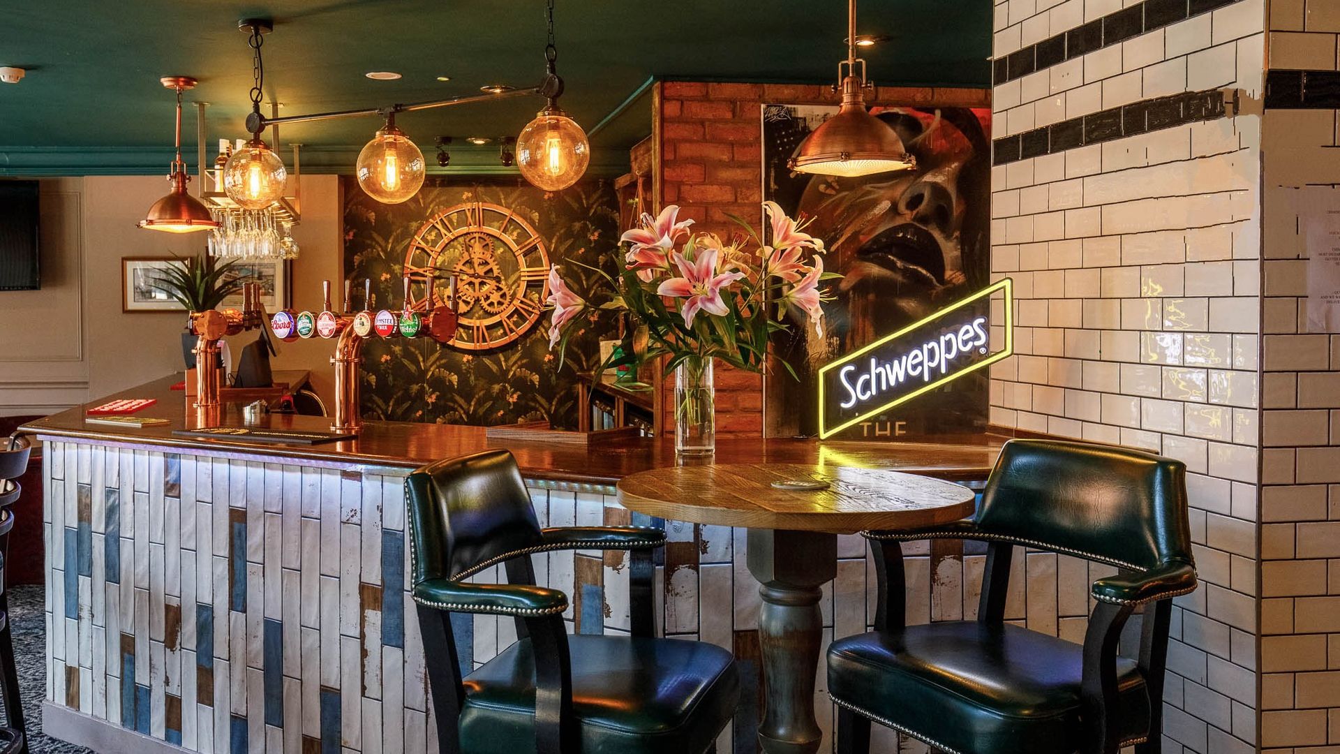 Watchmakers Bar & Grill