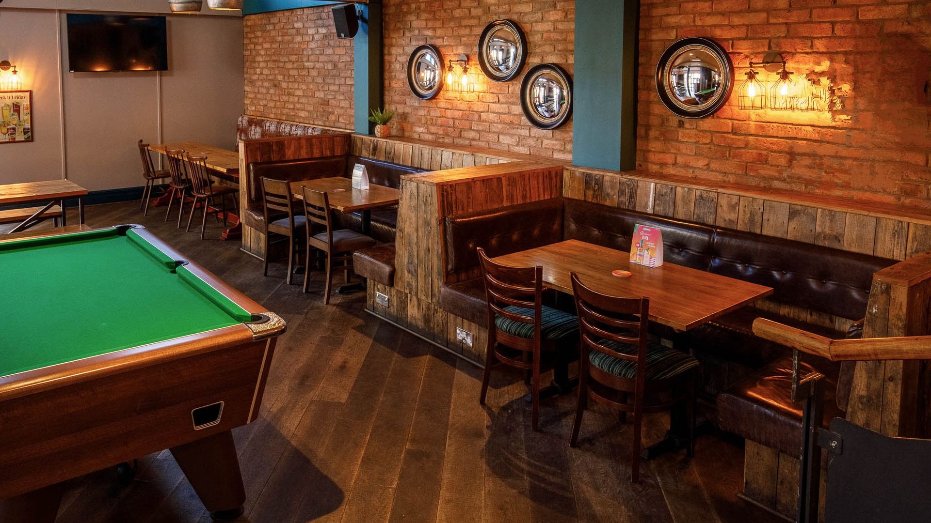 Watchmakers Bar & Grill