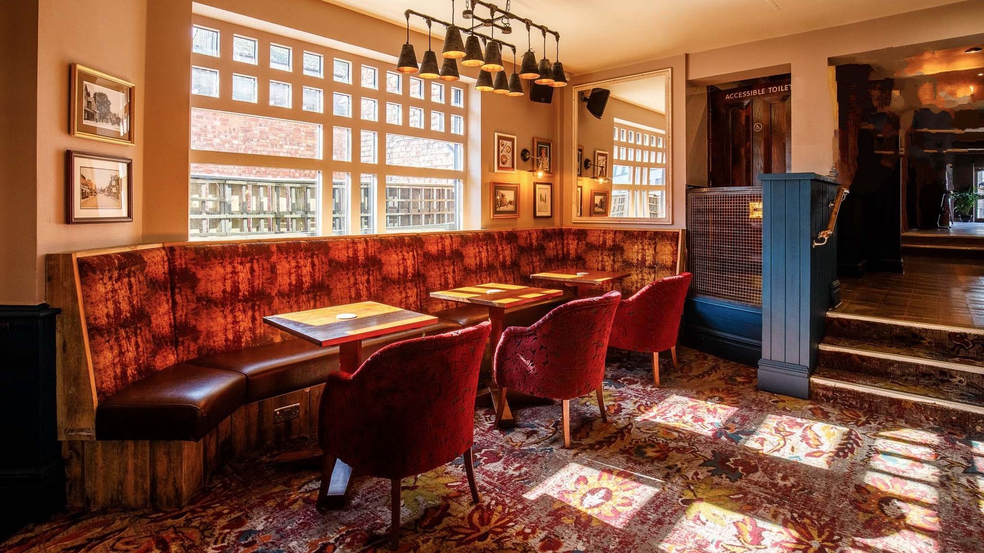 Watchmakers Bar & Grill