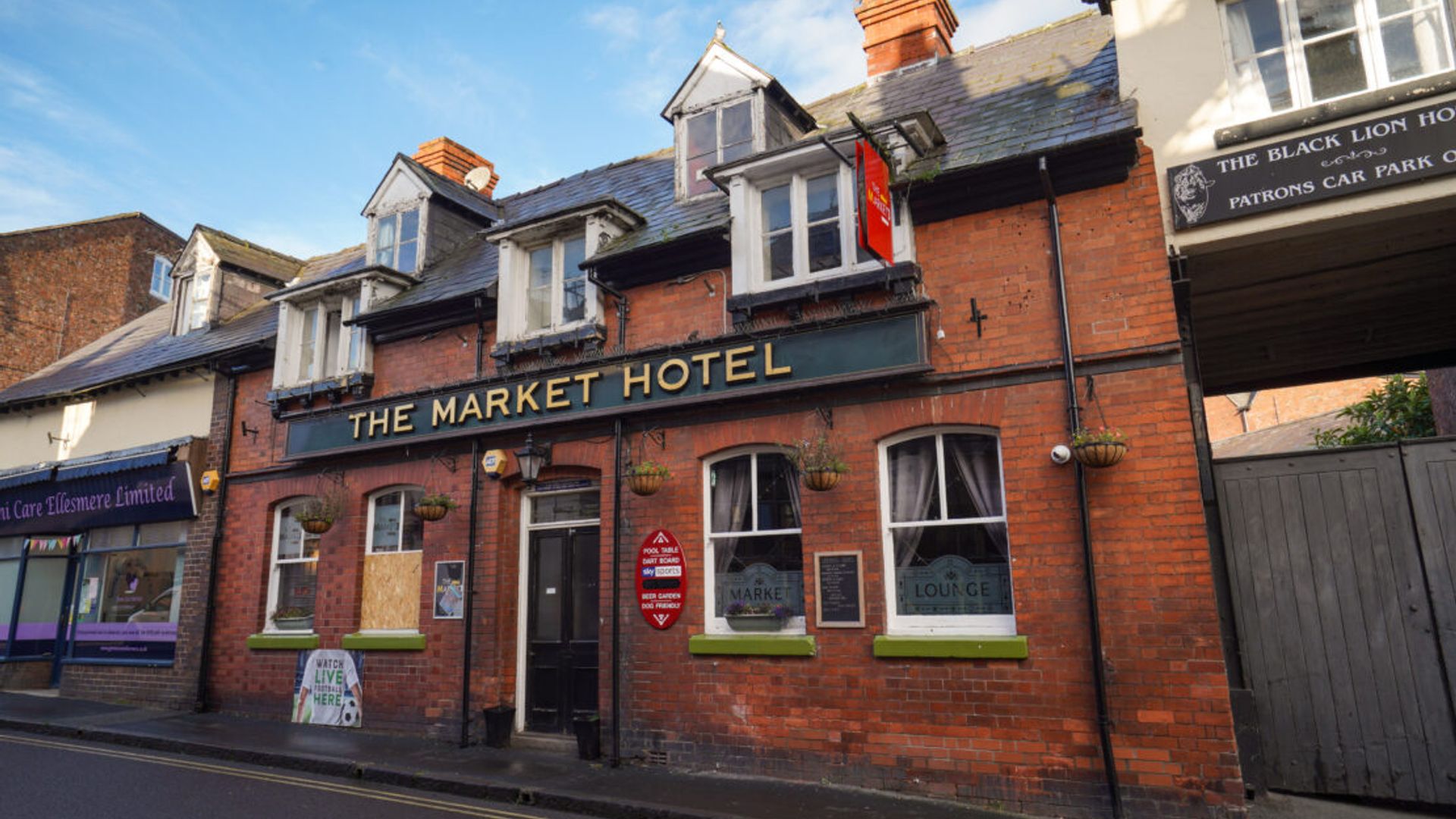 Market Hotel