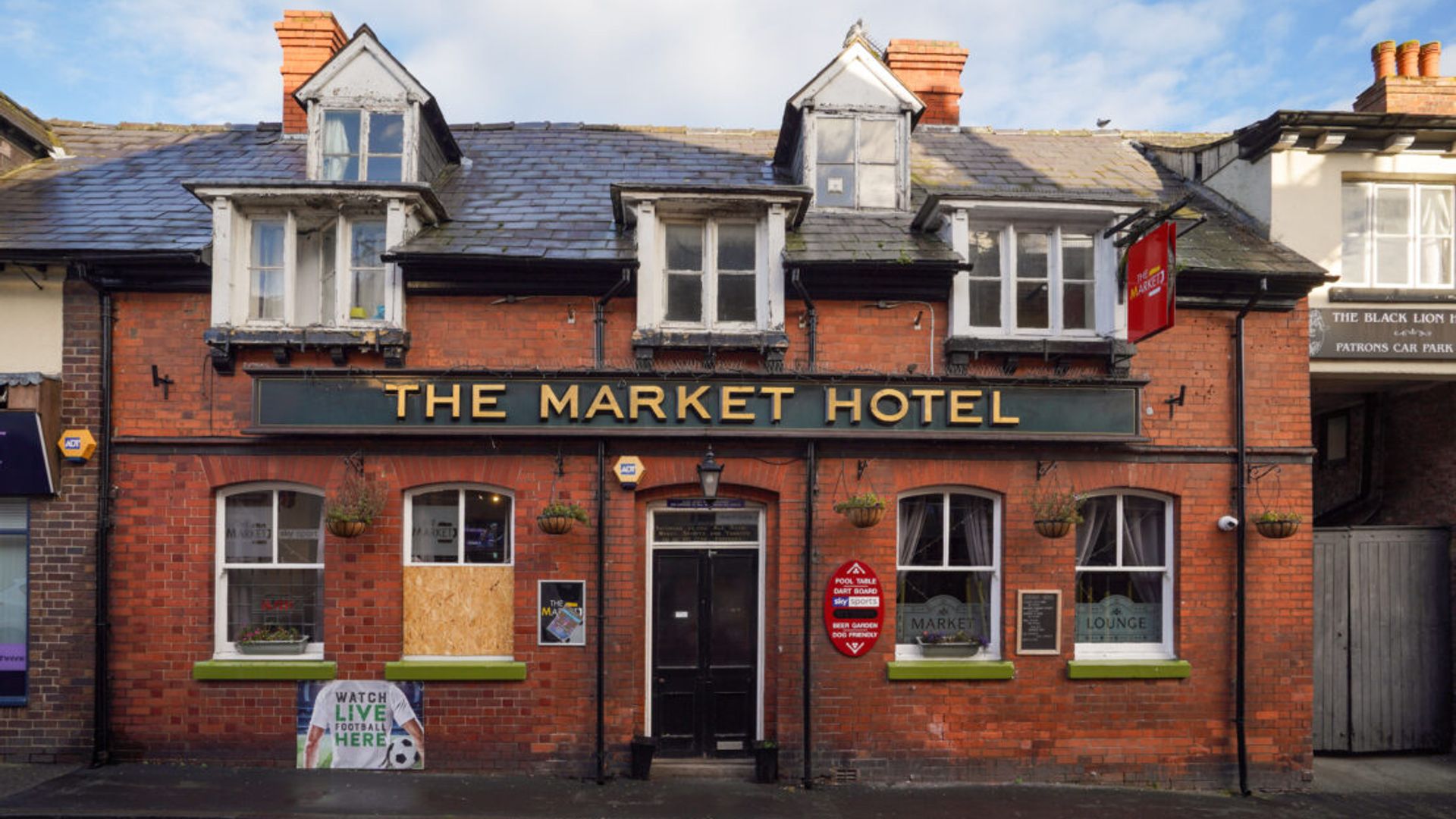 Market Hotel