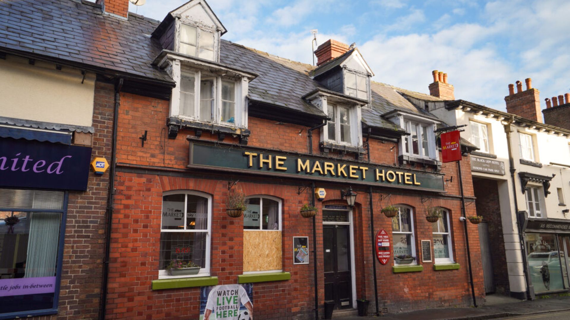 Market Hotel