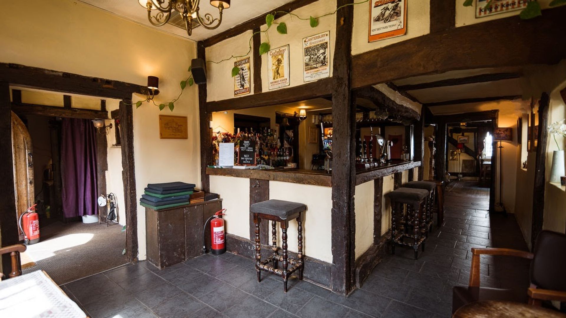Ye Olde Yew Tree Inn