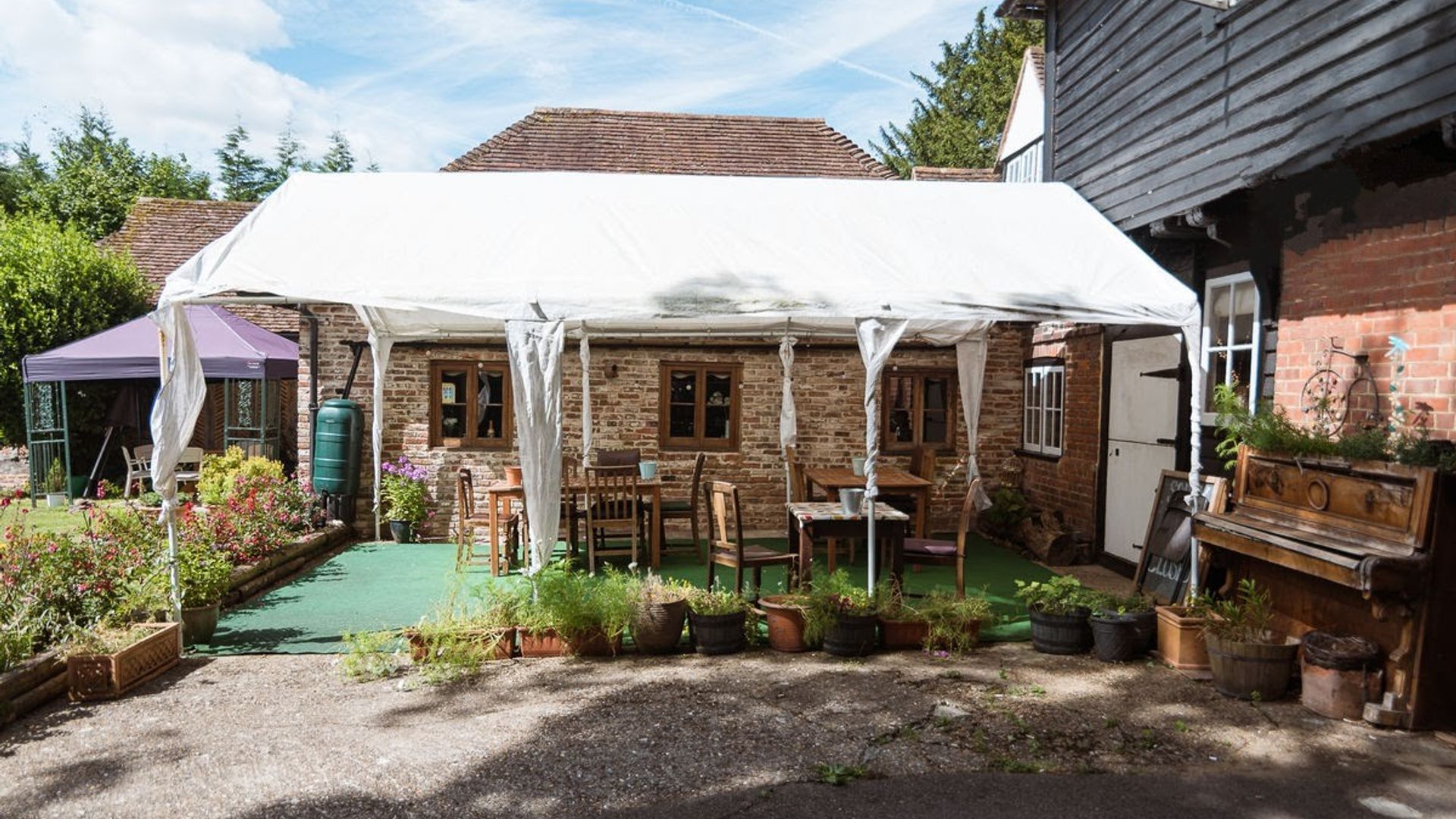 Ye Olde Yew Tree Inn