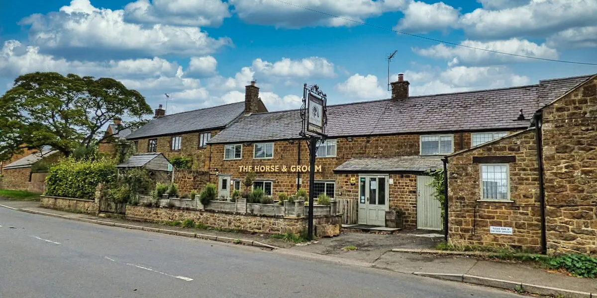 Horse & Groom