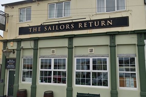 Sailors Return