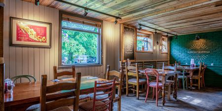 Albion Taverna