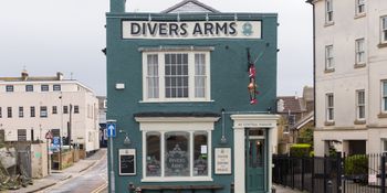 Divers Arms