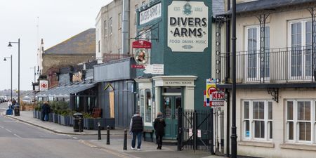 Divers Arms